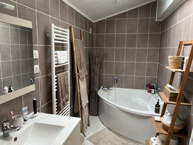 Maison - 90 m² - 5 pièces