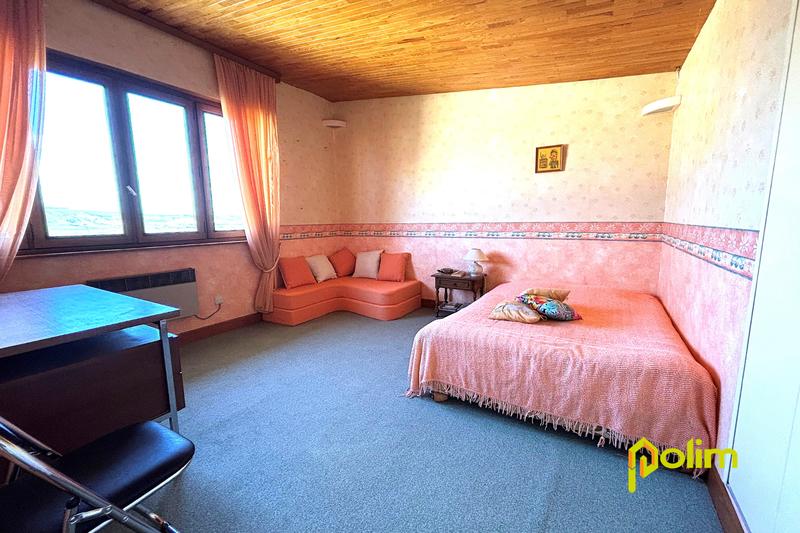 Maison - 200 m² - 7 pièces