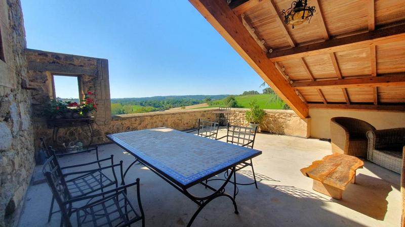 Propriété - 442 m² - 12 pièces