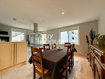 Appartement - 80 m² - 3 pièces