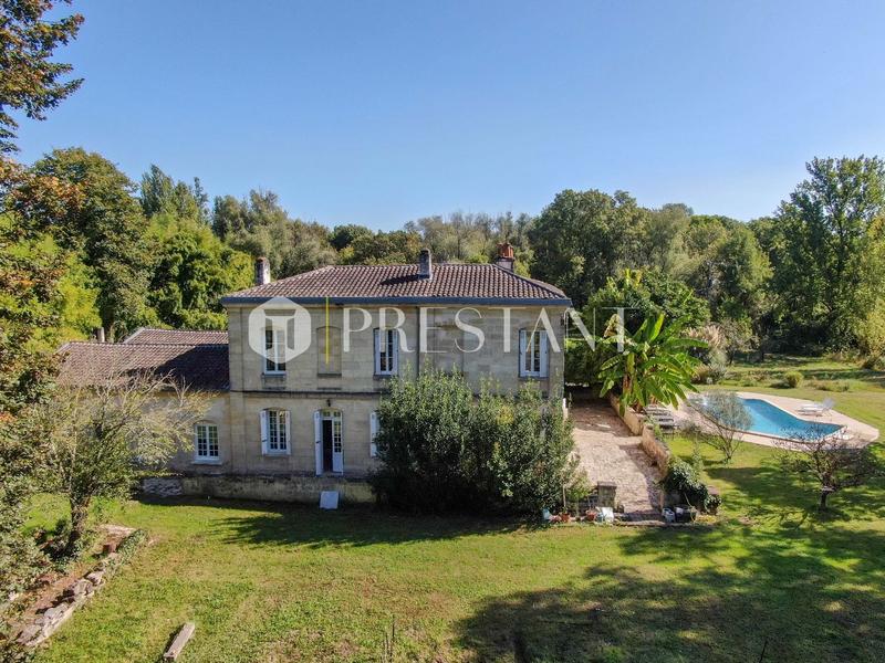 Maison - 350 m² - 7 pièces