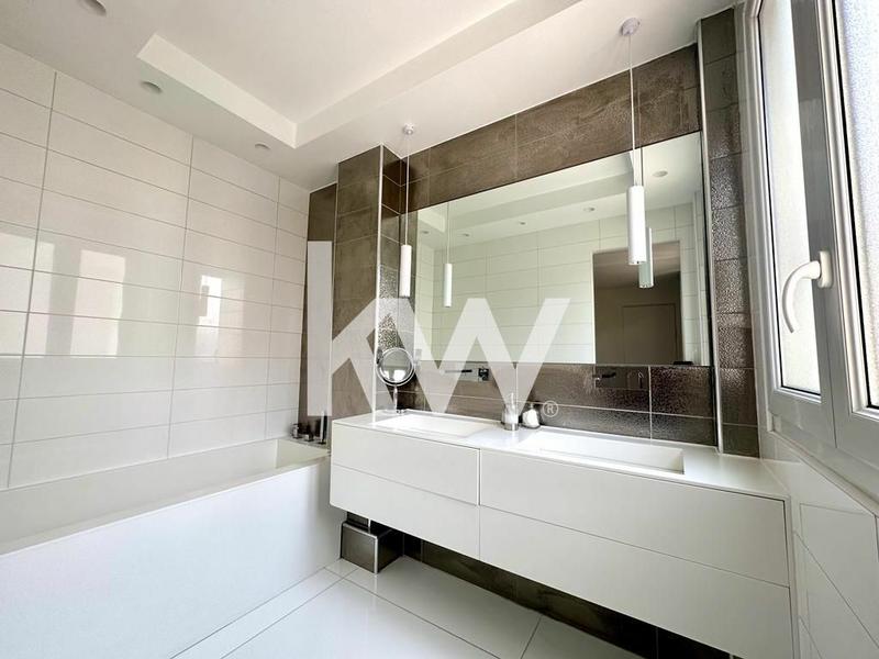 Appartement - 99 m² - 4 pièces