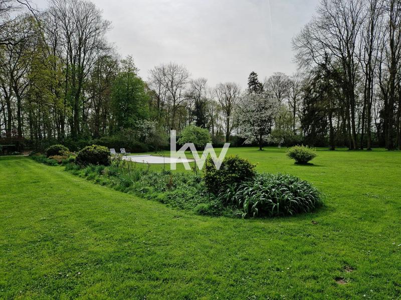 Maison - 434 m² - 10 pièces