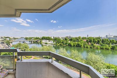 Appartement - 94 m² - 4 pièces