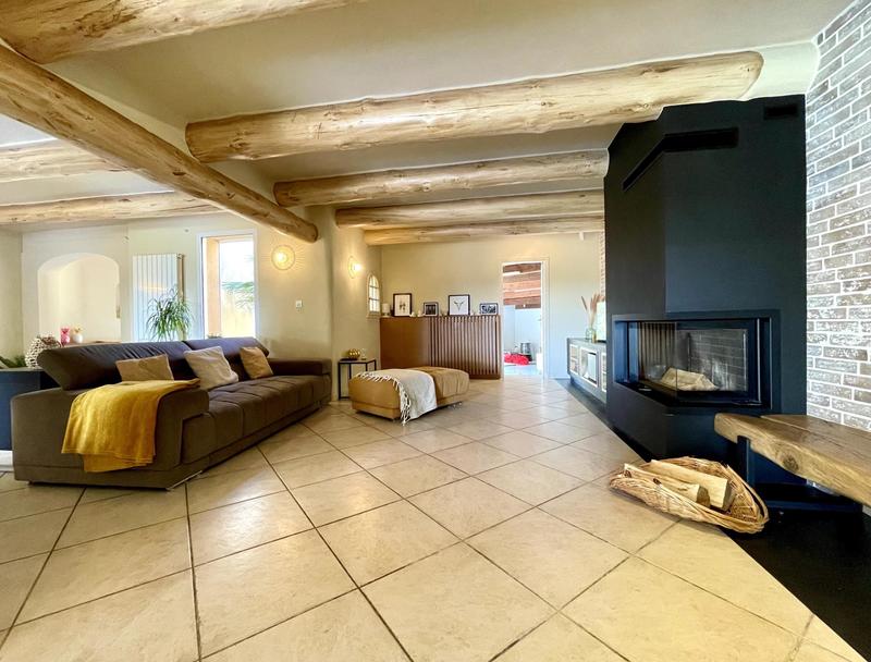 Villa - 262 m² - 6 pièces