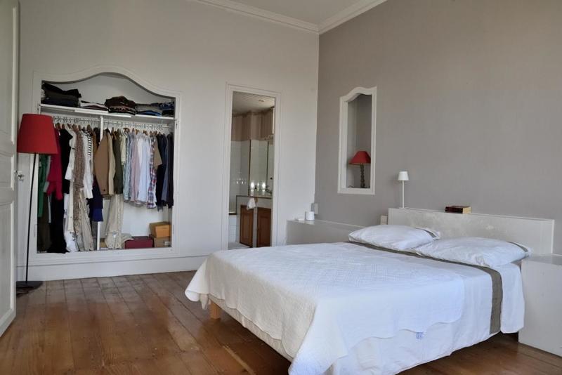 Maison bourgeoise - 250 m² - 6 pièces