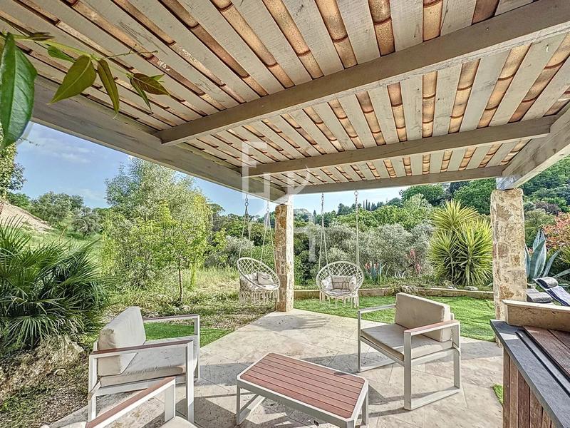 Villa - 200 m² - 8 pièces