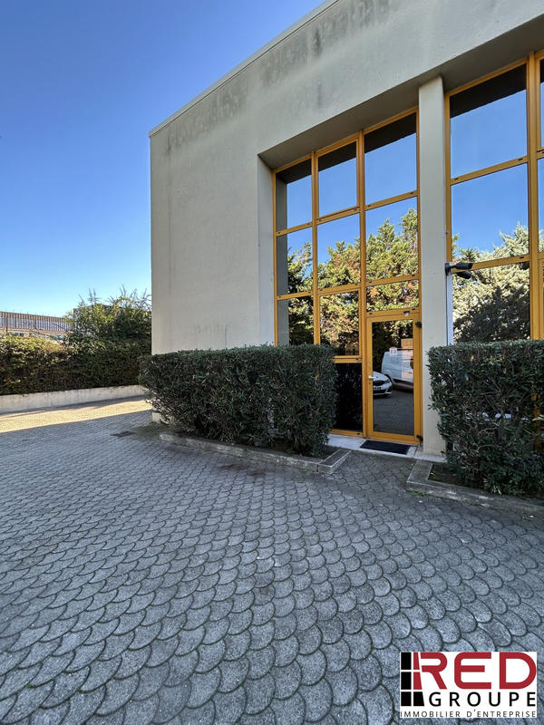 Local d'activités - 126 m²