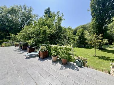 Maison - 212 m² - 8 pièces