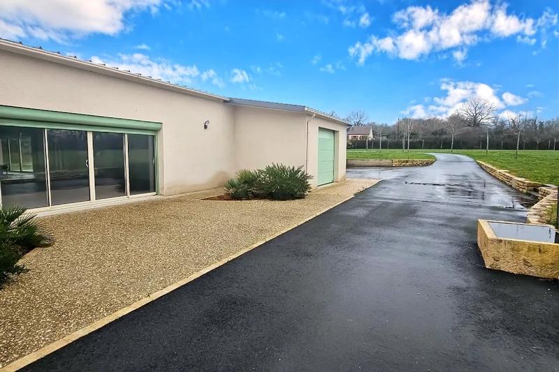 Maison - 206 m² - 7 pièces