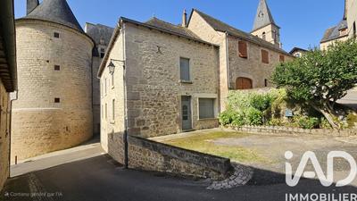 Maison de village - 220 m² - 12 pièces
