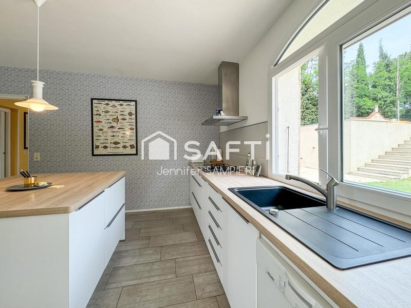 Villa - 208 m² - 8 pièces