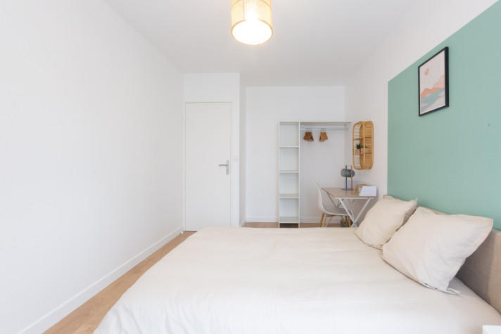 Chambre - 11 m² - 5 pièces