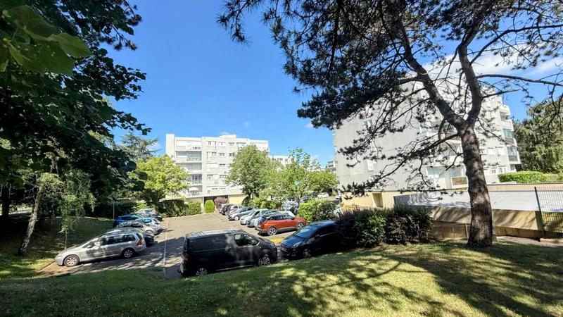 Appartement - 94 m² - 4 pièces