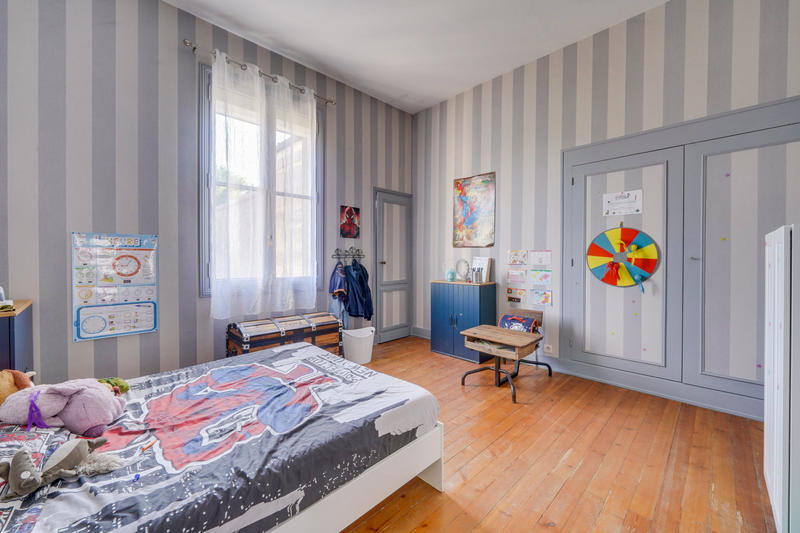 Maison - 200 m² - 8 pièces