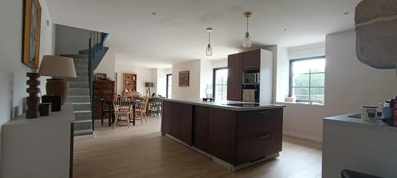 Maison - 194 m² - 8 pièces