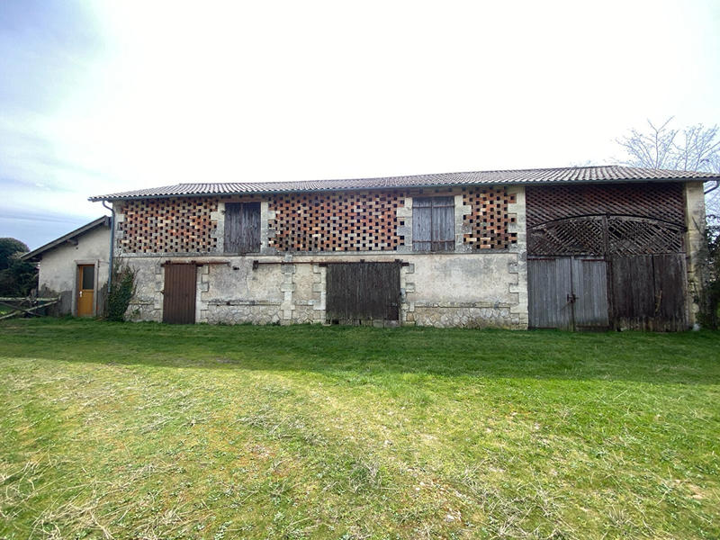 Maison - 675 m² - 10 pièces