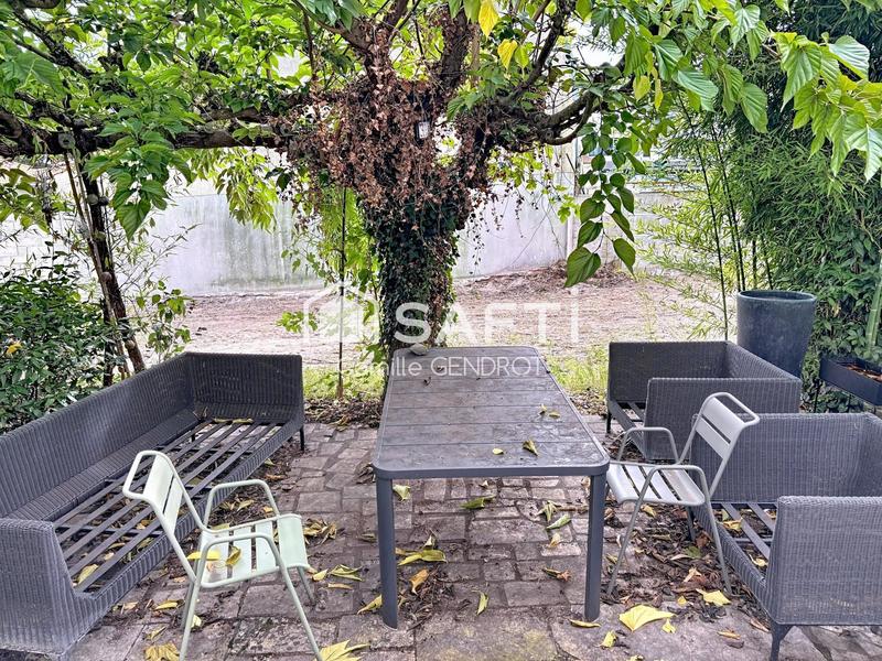 Maison - 312 m² - 7 pièces