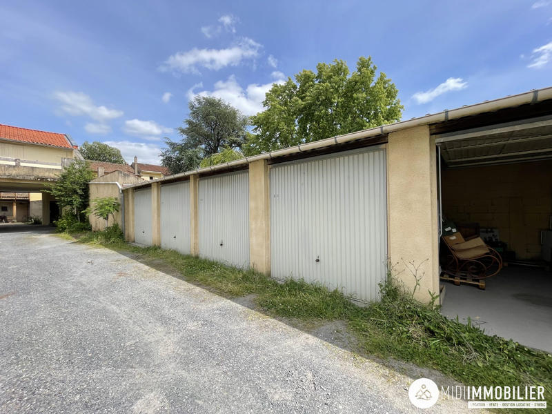 Parking / Garage - 14 m²