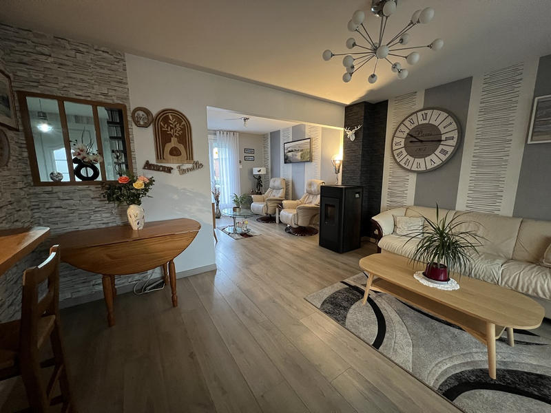 Maison - 88 m² - 6 pièces