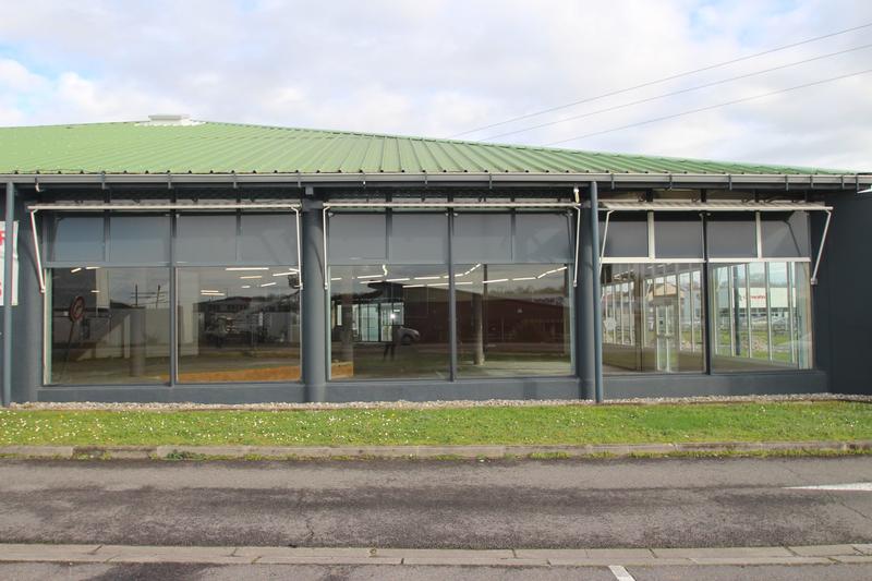 Local commercial - 1 100 m²