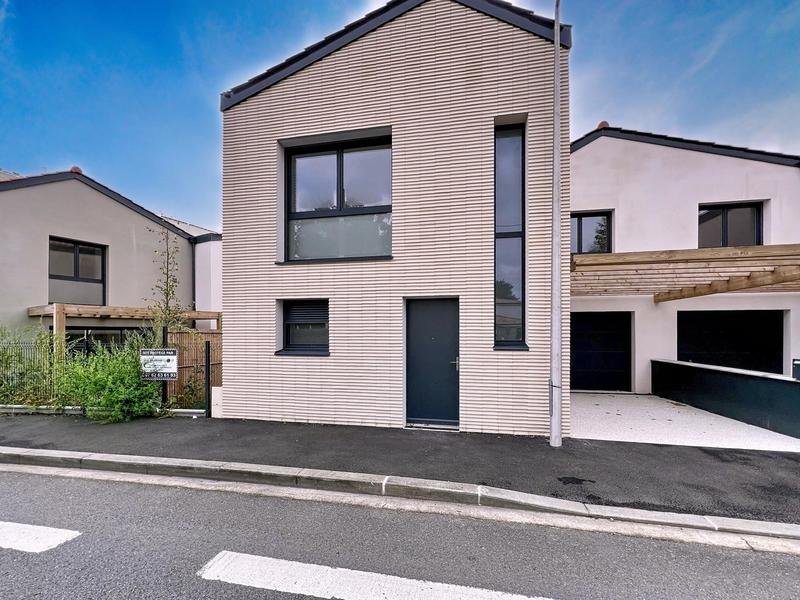 Maison - 100 m² - 4 pièces