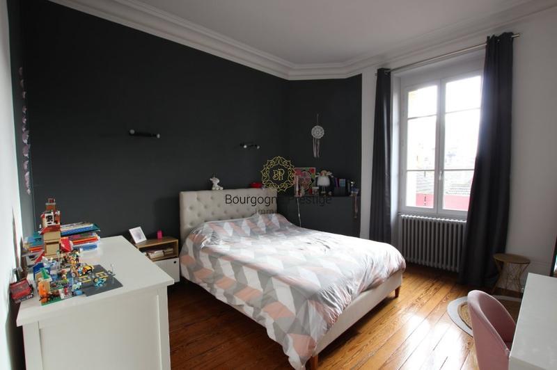 Appartement - 177 m² - 6 pièces