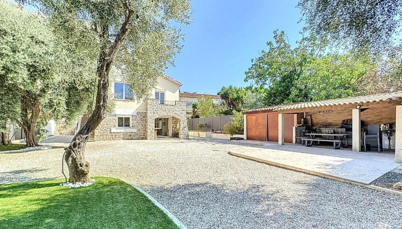 Villa - 230 m² - 7 pièces