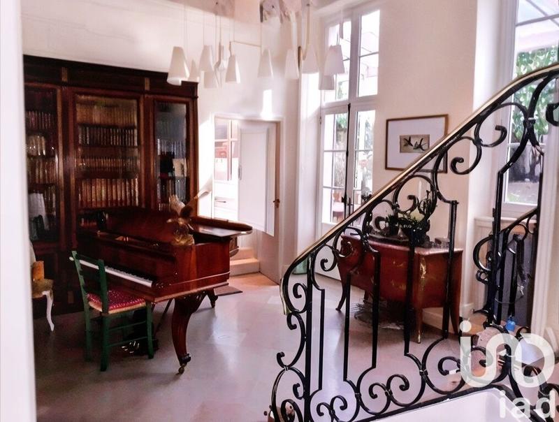 Maison - 325 m² - 10 pièces