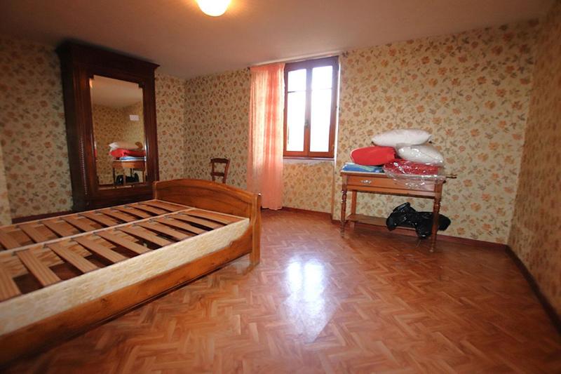 Maison - 235 m² - 6 pièces