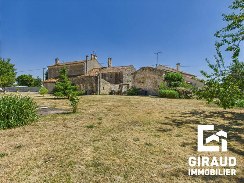 Maison ancienne - 177 m² - 6 pièces