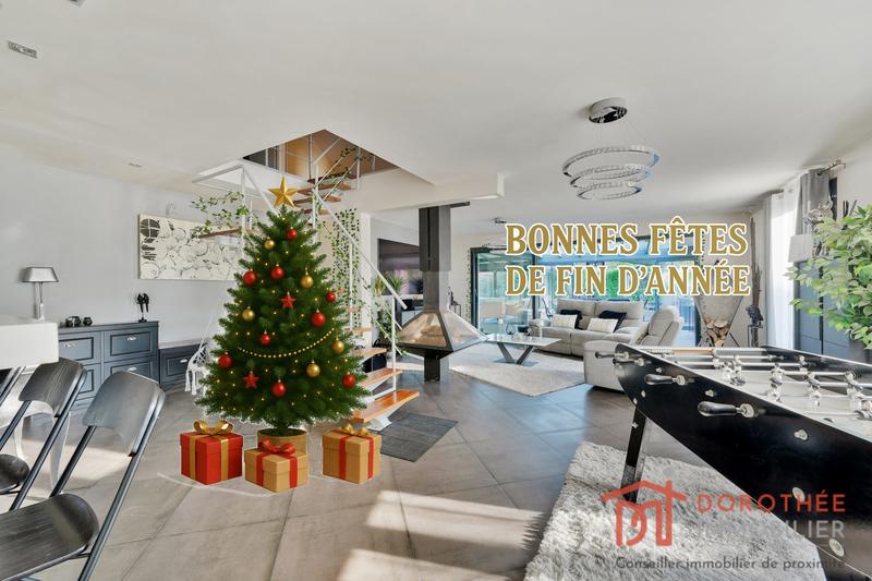 Maison - 212 m² - 8 pièces