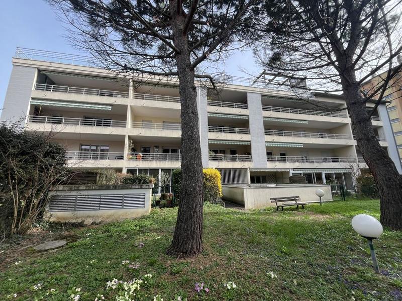 Appartement - 150 m² - 6 pièces