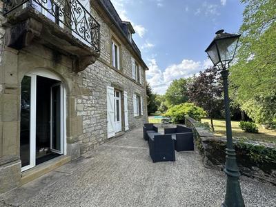 Maison de maîtres - 415 m² - 10 pièces