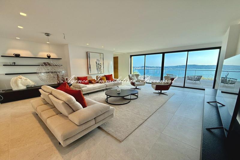 Maison contemporaine - 383 m² - 6 pièces