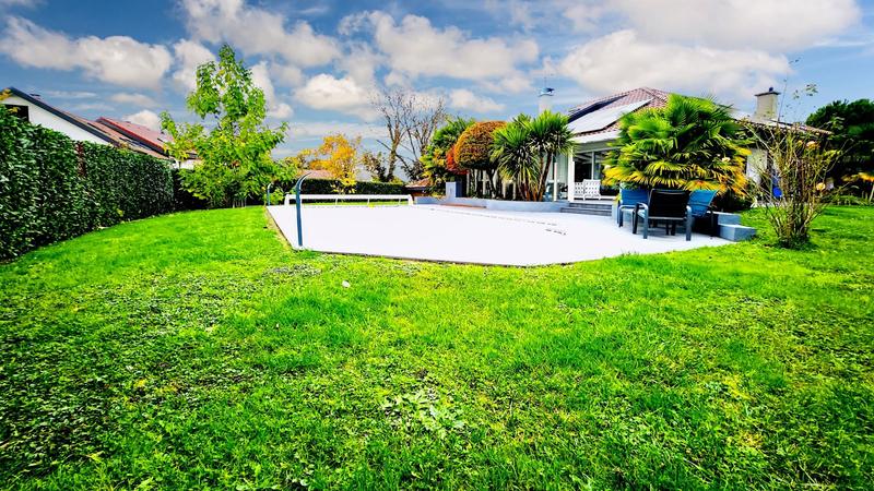 Villa - 297 m² - 6 pièces