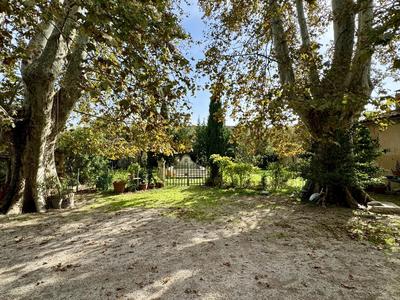 Maison - 325 m² - 13 pièces