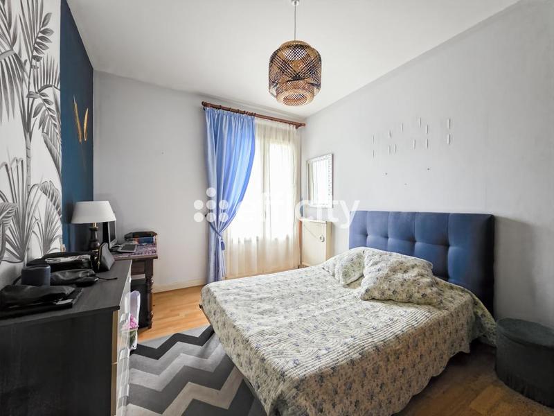 Appartement - 90 m² - 4 pièces