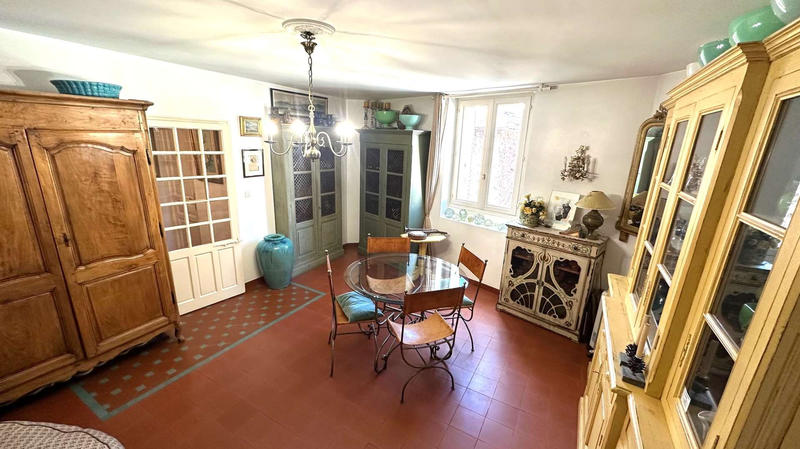 Maison - 320 m² - 12 pièces