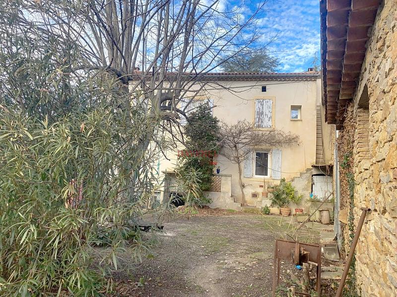 Maison - 220 m² - 8 pièces