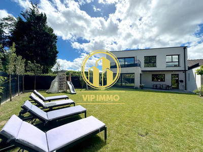 Maison contemporaine - 160 m² - 8 pièces