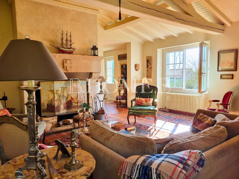 Maison - 180 m² - 7 pièces