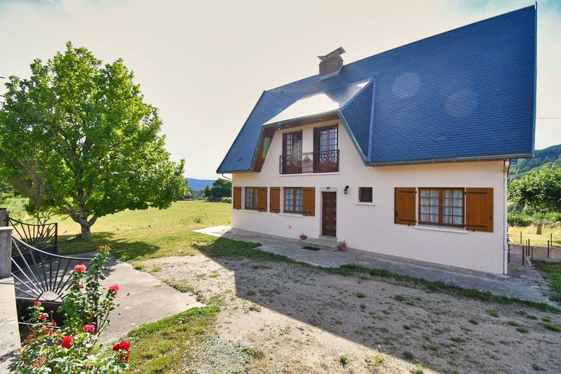 Maison - 185 m² - 6 pièces