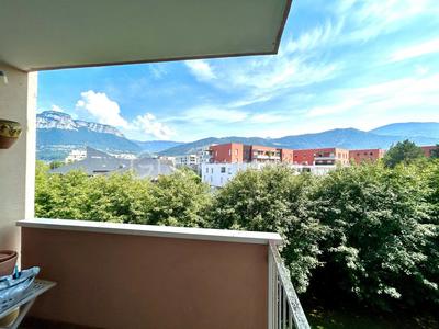 Appartement - 90 m² - 4 pièces