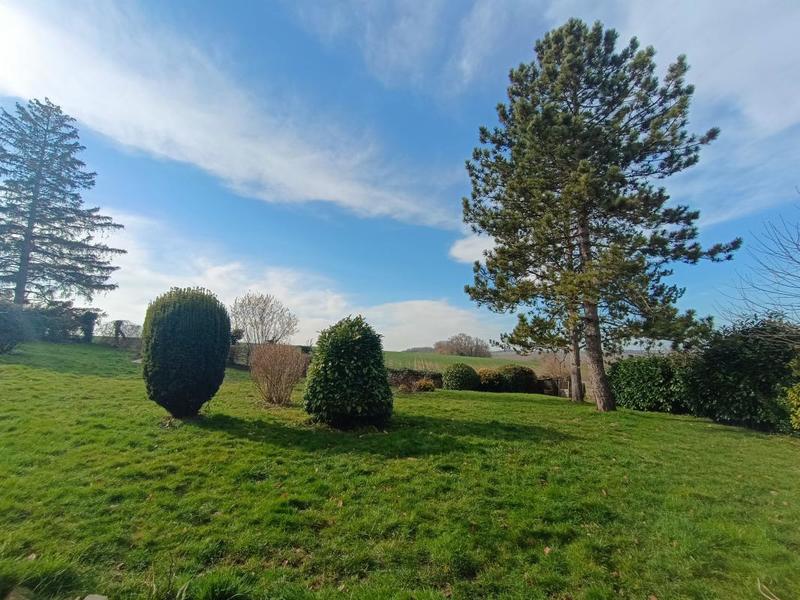 Maison - 285 m² - 10 pièces