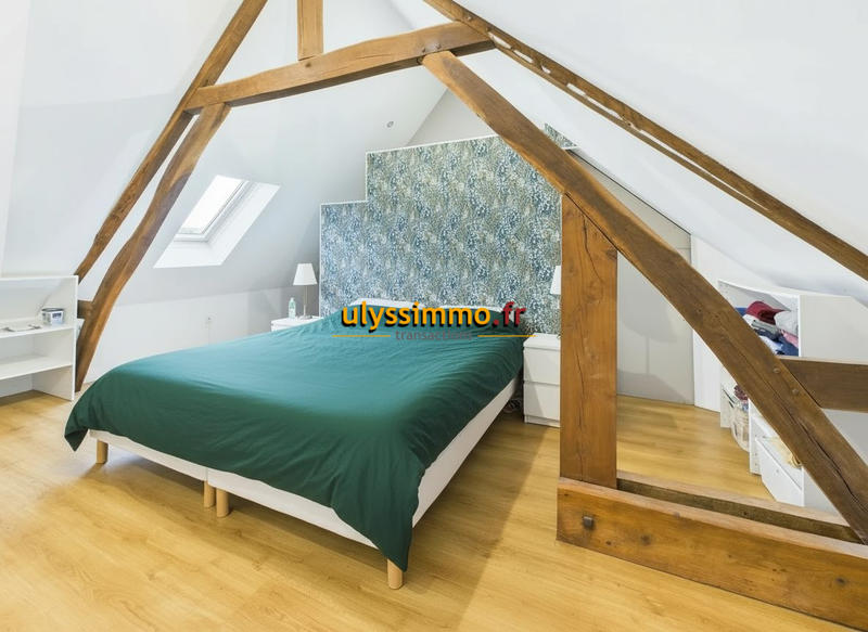 Maison traditionnelle - 201 m² - 8 pièces