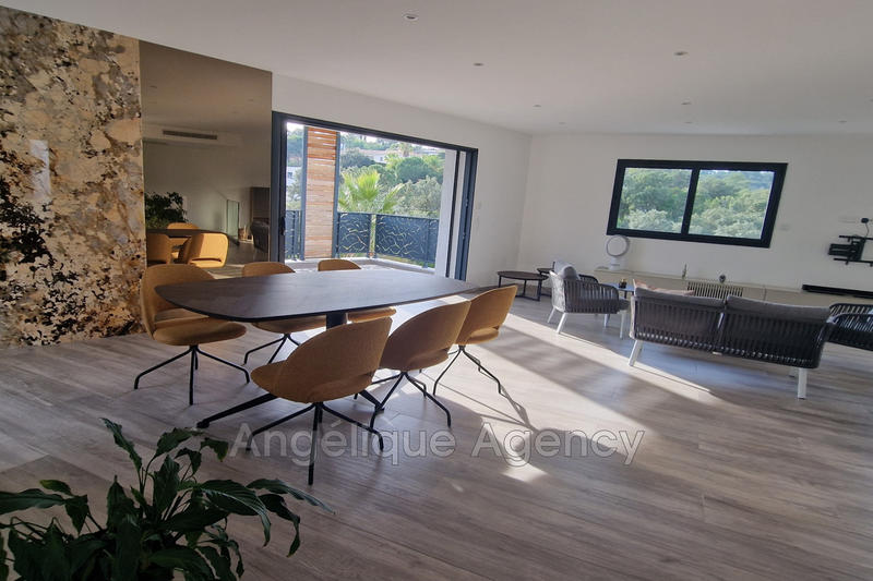 Demeure - 195 m² - 5 pièces