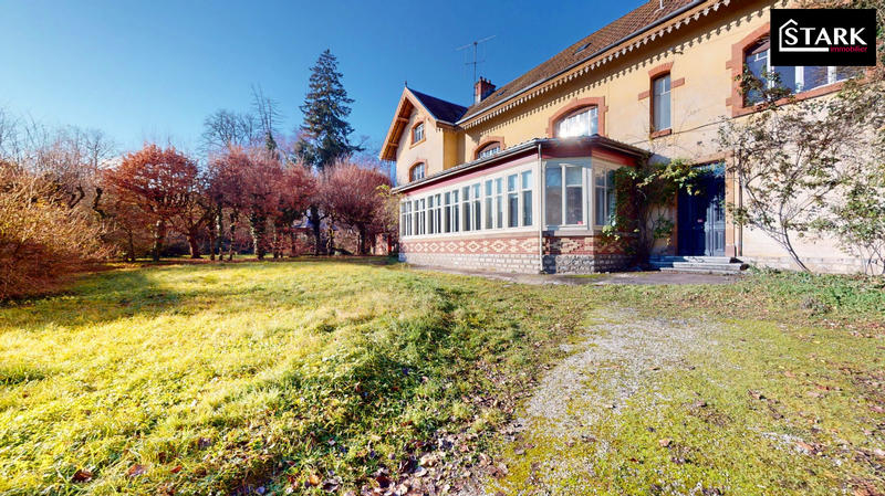 Maison - 274 m² - 10 pièces