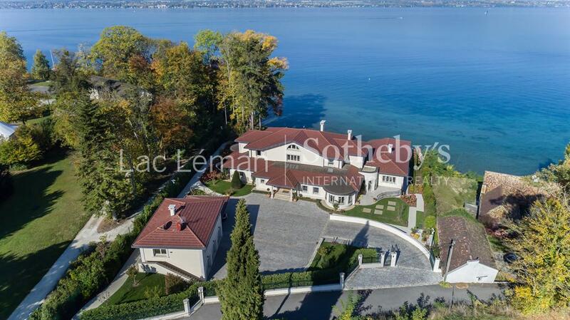 Propriété - 1 361 m² - 14 pièces