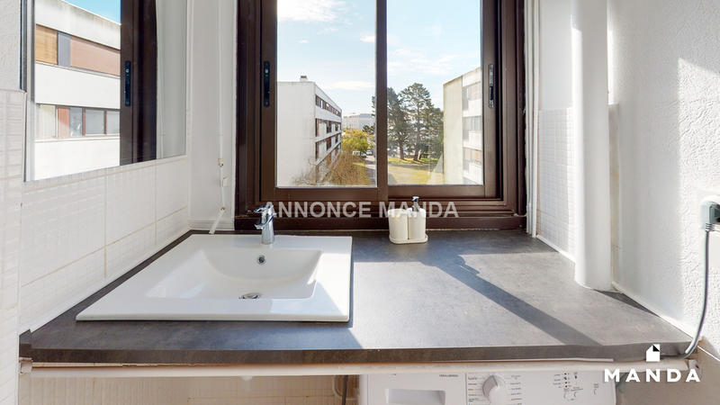 Chambre - 12 m² - 5 pièces